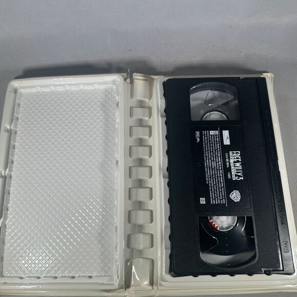 Free Willy 3 The Rescue 1997 VHS Family Movie Jason James Richter - Picture 3 of 3